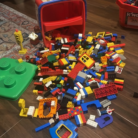 VINTAGE LEGOS/not negotiable on price - Picture 4 of 13